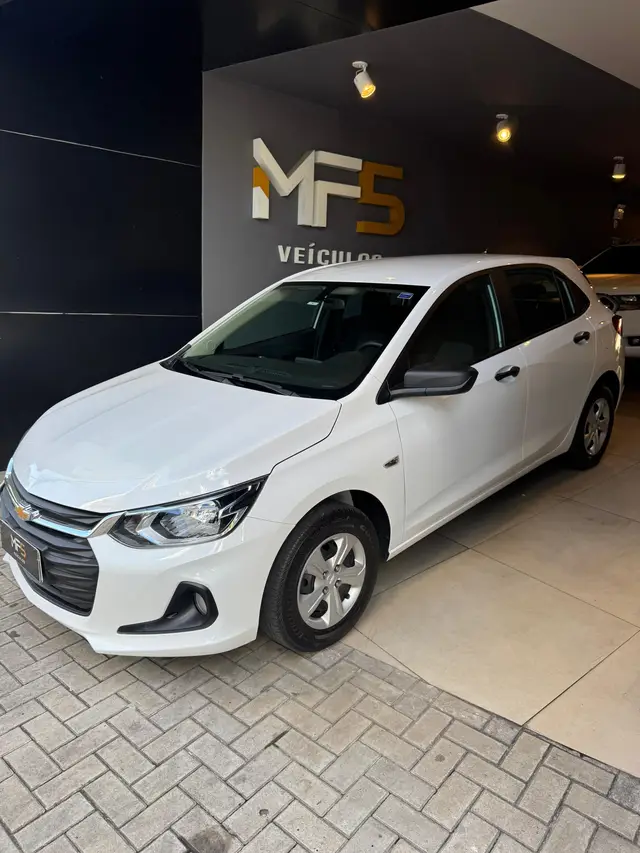 Carro Chevrolet Onix 2025 1.0