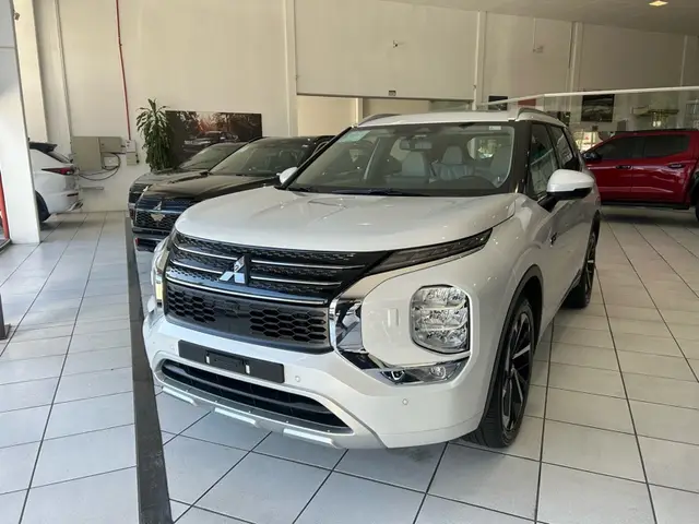 Carro Mitsubishi Outlander 2026 HPE-S PHEV