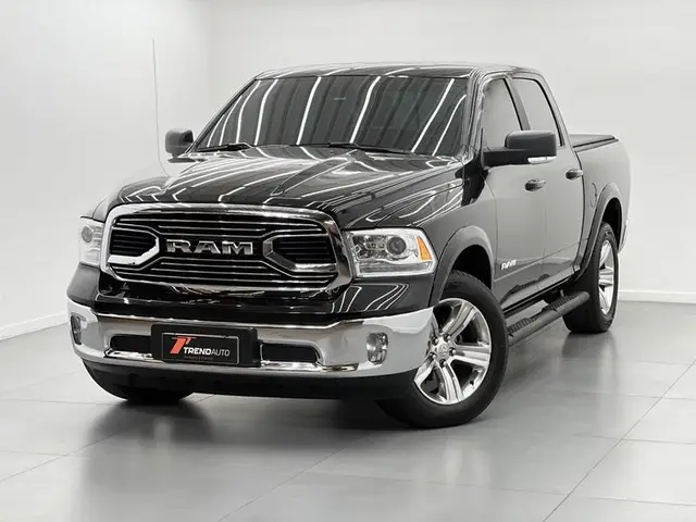 Carro RAM Classic 2023 Laramie 5.7