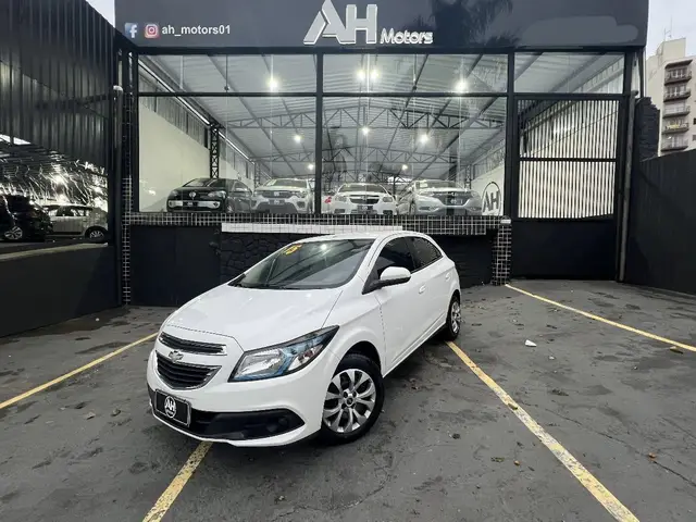 Carro Chevrolet Onix 2015 1.4 LT SPE/4
