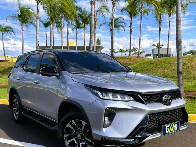 Carro Toyota SW4 2022 Diamond  2.8 turbodiesel 7L 4x4 (Aut)