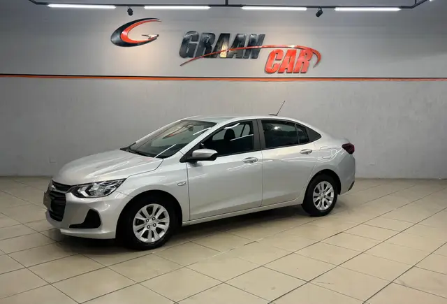 Carro Chevrolet Onix Plus 2023 LT 1.0