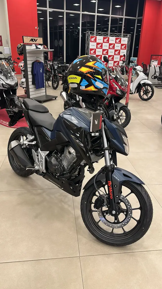 Moto Honda CB 300F Twister 2025 (ABS)