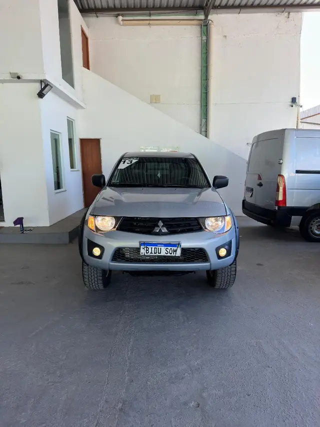 Carro Mitsubishi L200 Triton 2013 3.2 DI-D 4x4