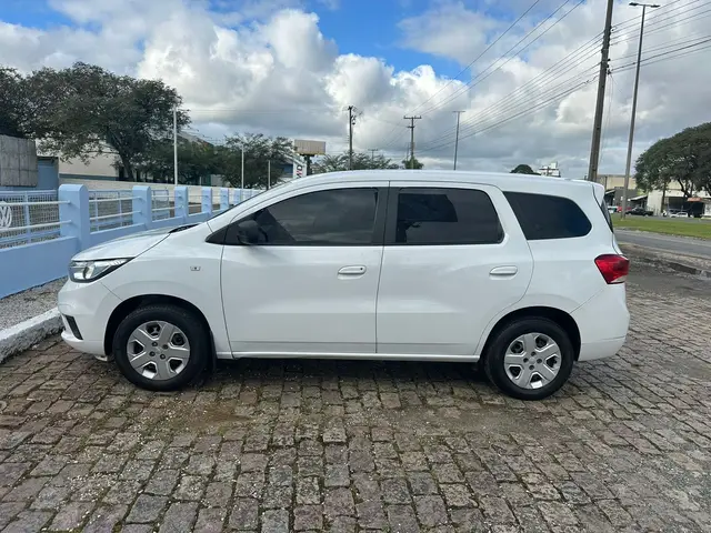 Carro Chevrolet Spin 2023 LS 1.8 (Aut.)