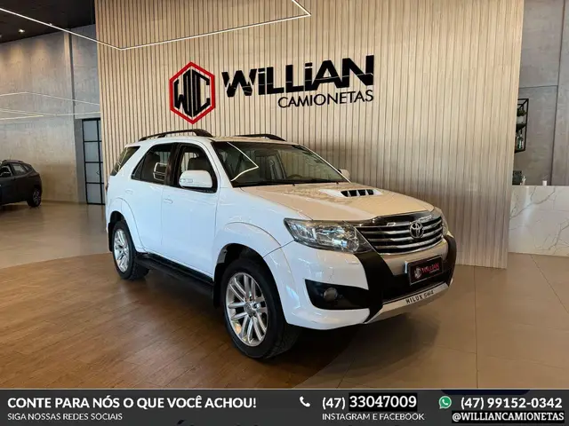 Carro Toyota SW4 2015 Hilux  3.0 TDI 4x4 SRV 7L