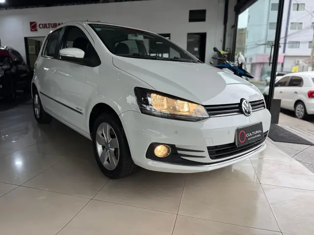 Carro Volkswagen Fox 2018 1.6 16v MSI Highline (Flex)