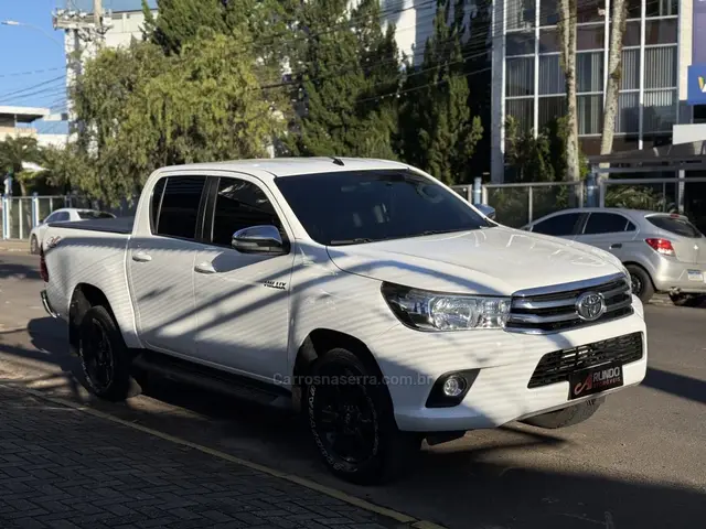 Carro Toyota Hilux Cabine Dupla 2017 Hilux 2.8 16v TDI SRV CD 4x4 (Aut)