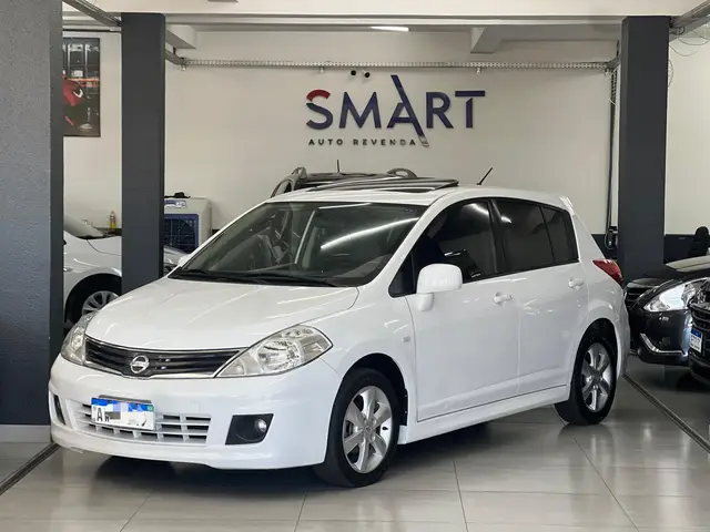 Carro Nissan Tiida 2013 SL 1.8 (flex) (aut)