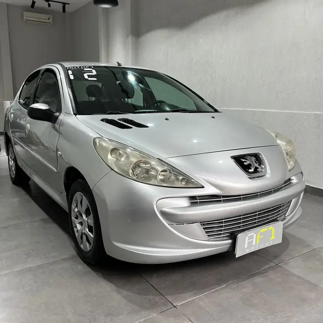Carro Peugeot 207 2012 Hatch XR 1.4 8V (flex) 2p