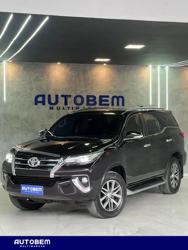 Carro Toyota SW4 2016 2.8 TDI SRX 5L 4x4 (Aut)
