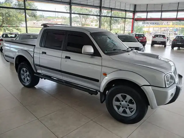 Carro Mitsubishi L200 Triton Outdoor 2011 L 200 Outdoor HPE 4x4 2.5 (cab. dupla)