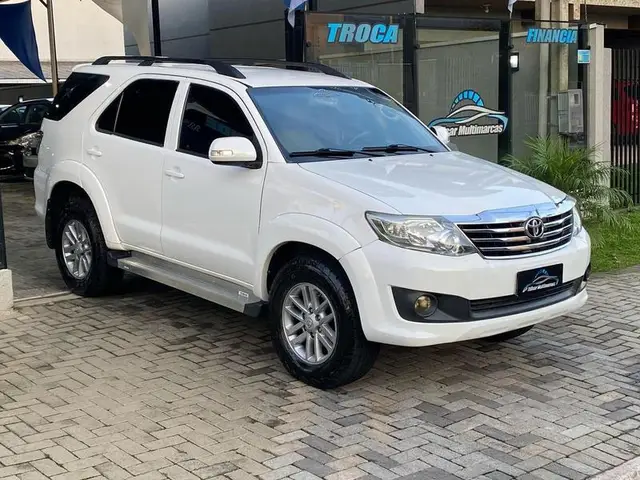 Carro Toyota Hilux Cabine Dupla 2014 Hilux 2.7 Flex 4x4 CD STD