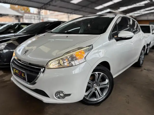 Carro Peugeot 208 2014 Griffe 1.6 16V (Flex)