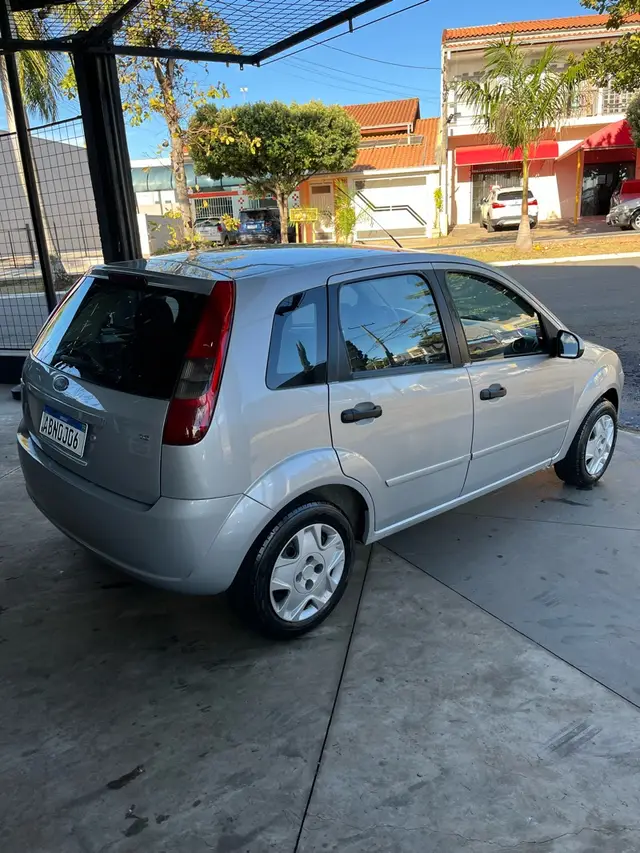 Carro Ford Fiesta Hatch 2005 1.6 (Flex)
