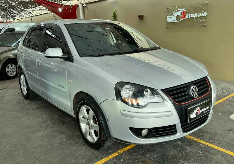 Volkswagen Polo Hatch. Sportline 1.6 8V (Flex)