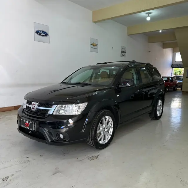 Carro Fiat Freemont 2015 2.4 16V Emotion (Aut)