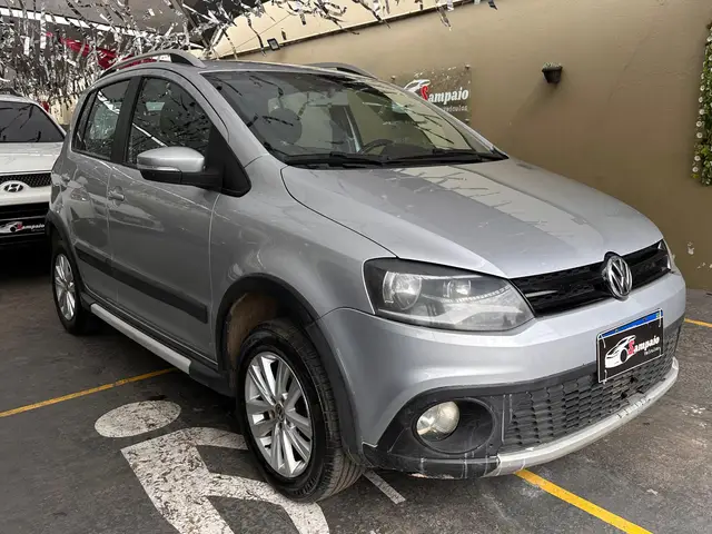 Carro Volkswagen CrossFox 2013 1.6 VHT (Flex)