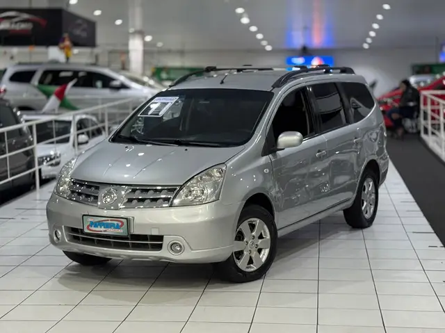 Carro Nissan Grand Livina 2011 SL 1.8 16V (flex) (aut)