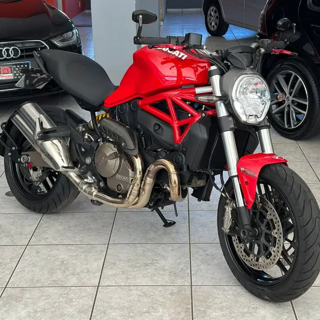 Carro Ducati Monster 2015 821