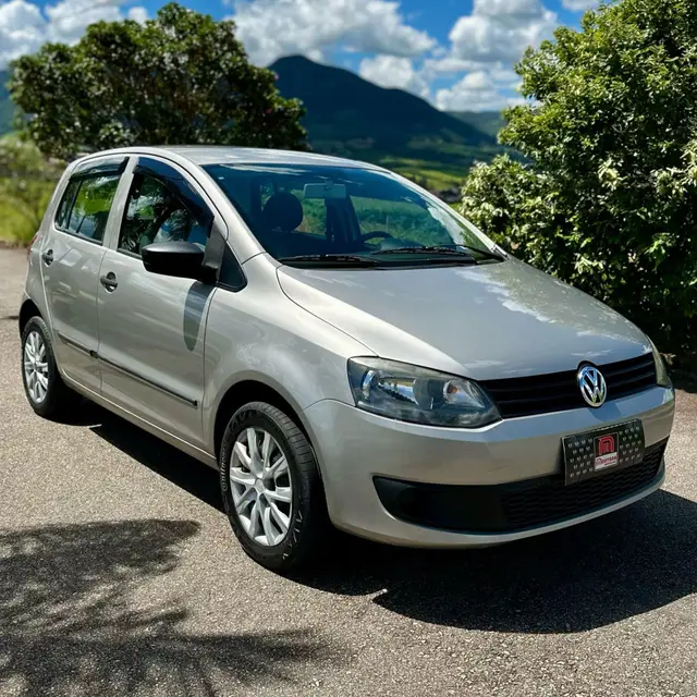 Carro Volkswagen Fox 2011 1.0 8V (Flex) 4p