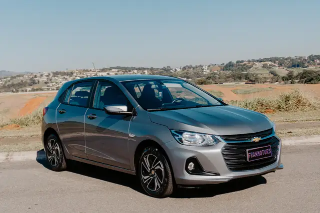 Carro Chevrolet Onix 2025 LT 1.0