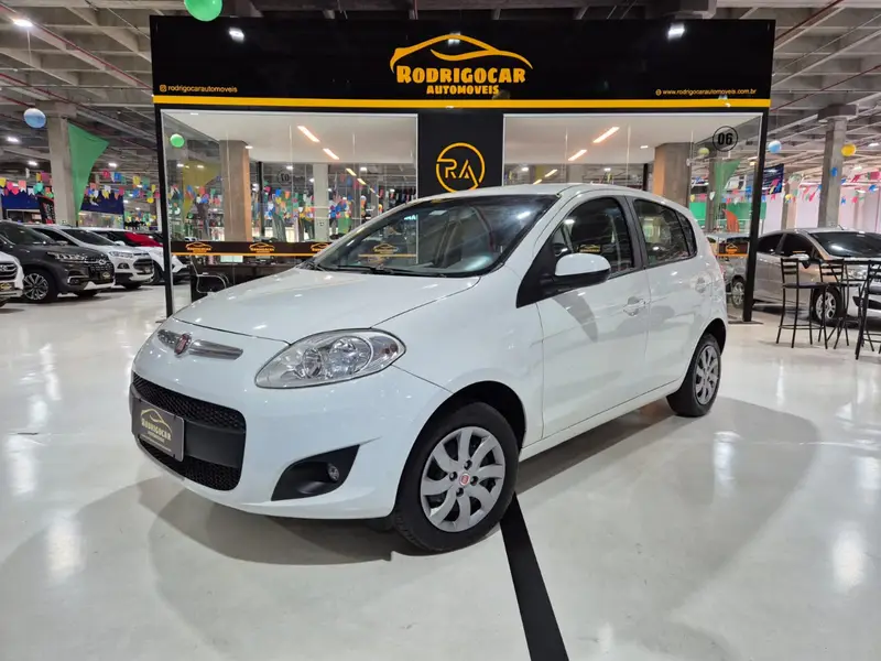 Fiat Palio Attractive 1.0 8V (Flex)