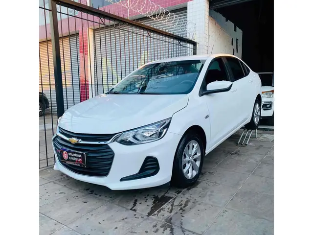 Carro Chevrolet Onix Plus 2023 LT 1.0