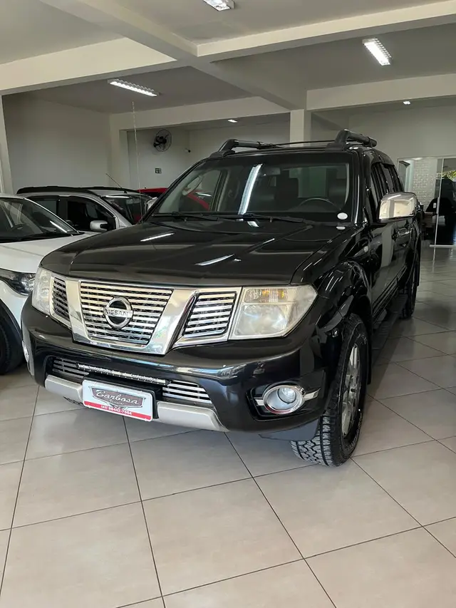 Carro Nissan Frontier 2014 2.5 TD CD 4x4 SL (Aut)