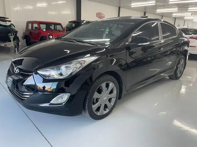 Carro Hyundai Elantra 2013 Sedan 1.8 GLS (aut)