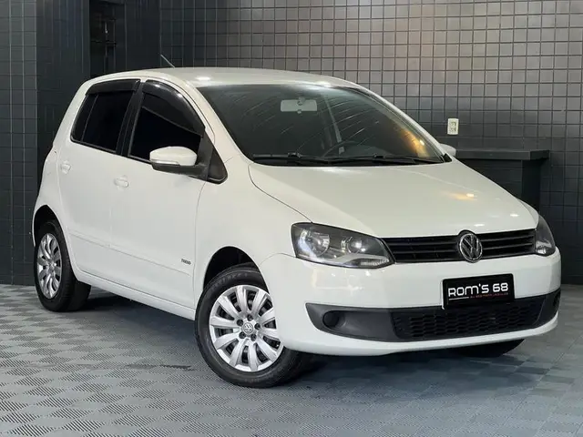 Carro Volkswagen Fox 2014 1.0 TEC (Flex) 4p