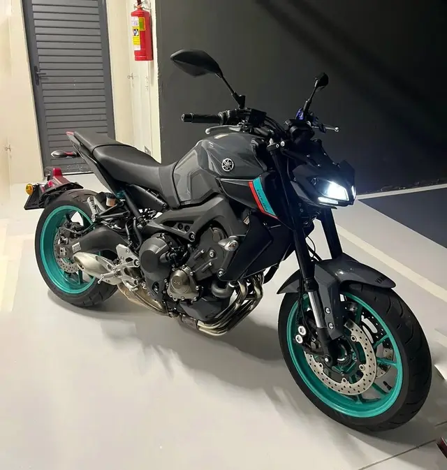 Carro Yamaha MT-09  2024 ABS