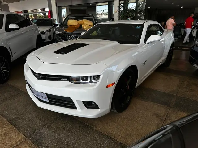 Carro Chevrolet Camaro 2014 SS 6.2