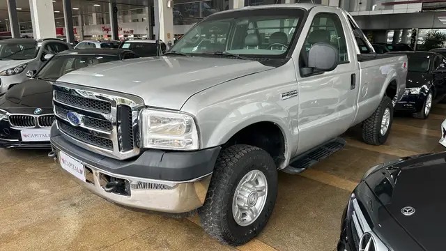 Carro Ford F-250 2011 XLT 4x4 3.9 (Cab Simples)