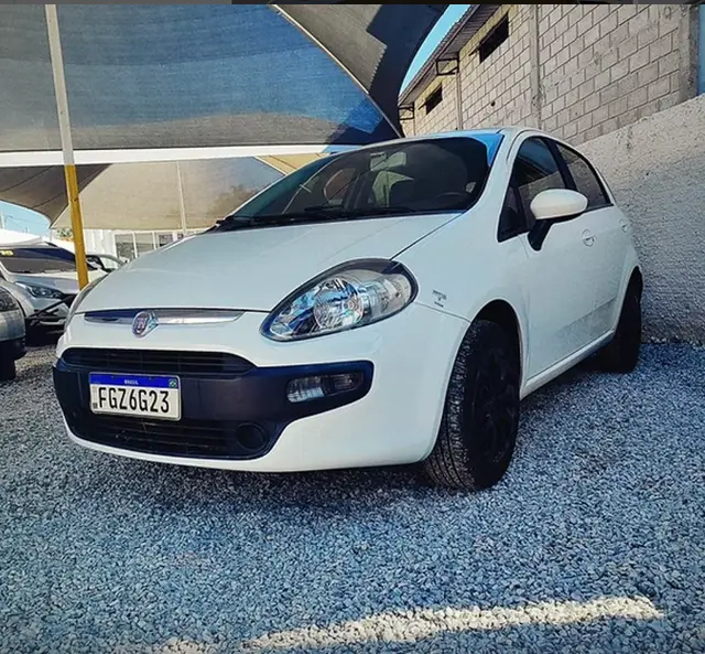 Carro Fiat Punto 2013 Attractive 1.4 (Flex)