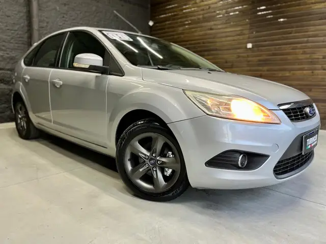 Carro Ford Focus Hatch 2009 GLX 2.0 16V Duratec