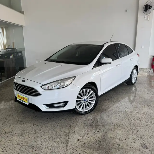 Carro Ford Focus Sedan 2016 Titanium 2.0 PowerShift
