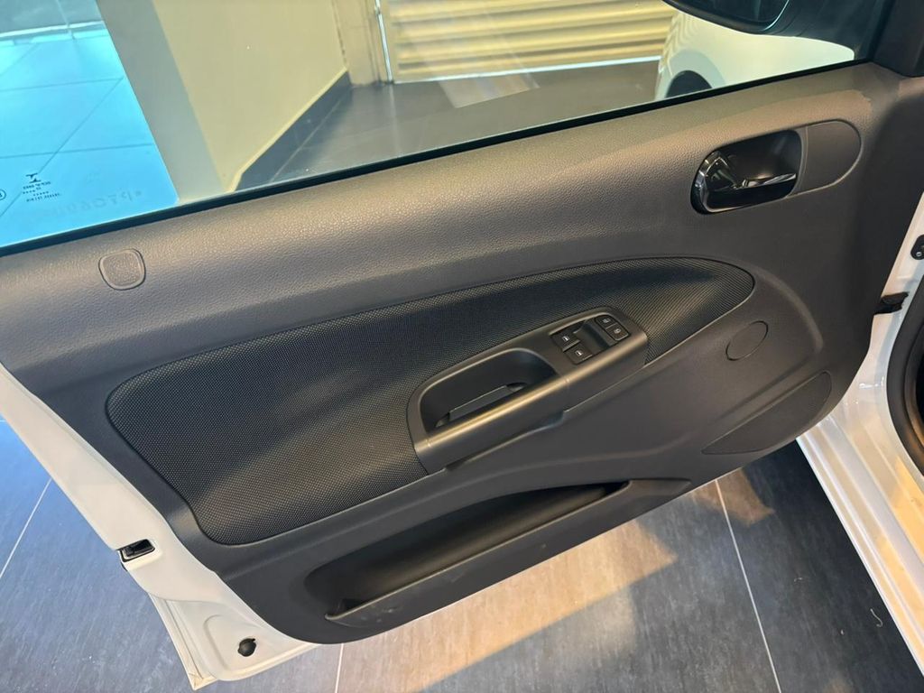Voyage 1.0 MPI (Flex)