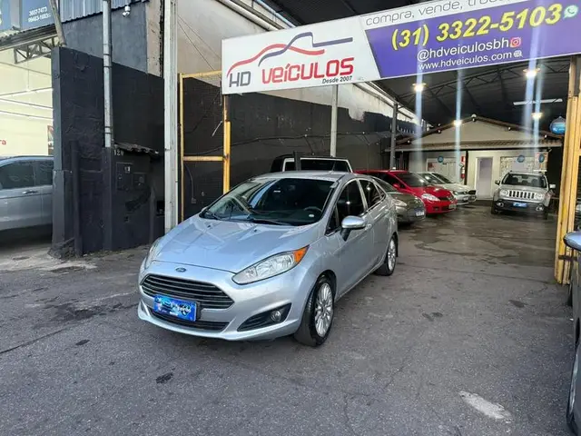 Carro Ford New Fiesta Sedan 2014 1.6 Titanium PowerShift (Flex)