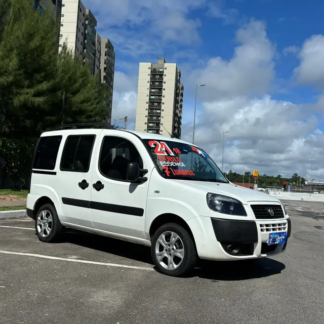 Carro Fiat Doblò 2021 Essence 1.8 16V (Flex)