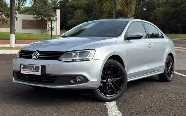 Carro Volkswagen Jetta 2014 2.0 Comfortline Tiptronic (Flex)
