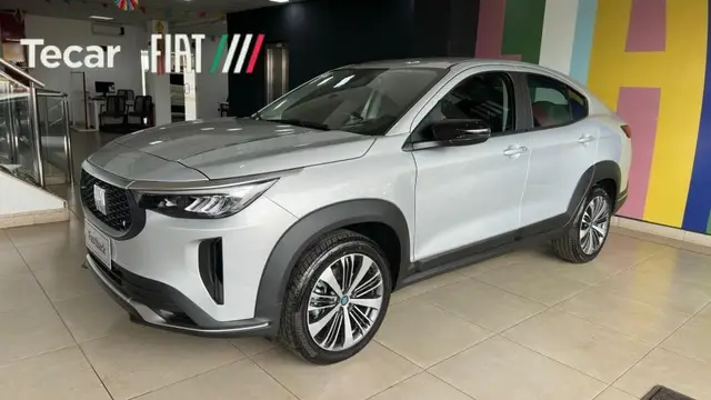 Carro Fiat Fastback 2025 Impetus T200 Hybrid