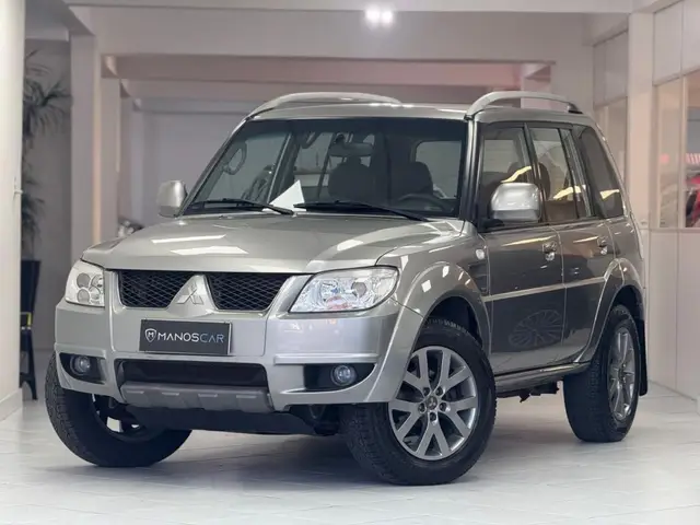Carro Mitsubishi Pajero TR4 2015 2.0 16V 4x2 (Flex) (Aut)