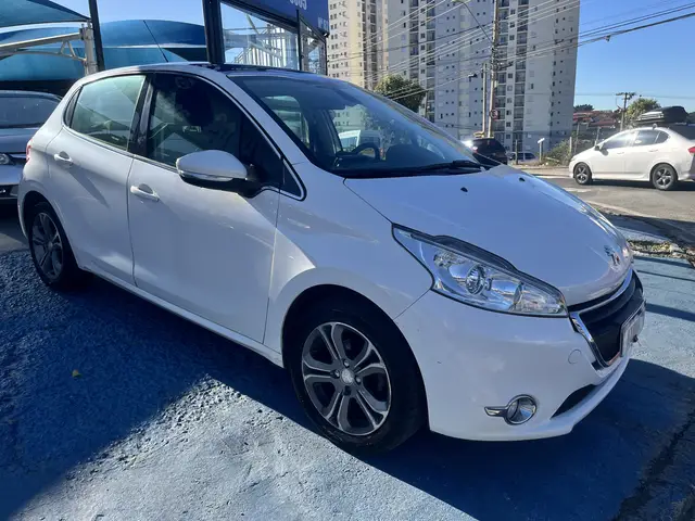 Carro Peugeot 208 2014 Griffe 1.6 16V (Flex)