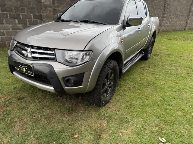 Carro Mitsubishi L200 Triton Sport 2012 HPE 4x4 3.2 DI-D (Aut)