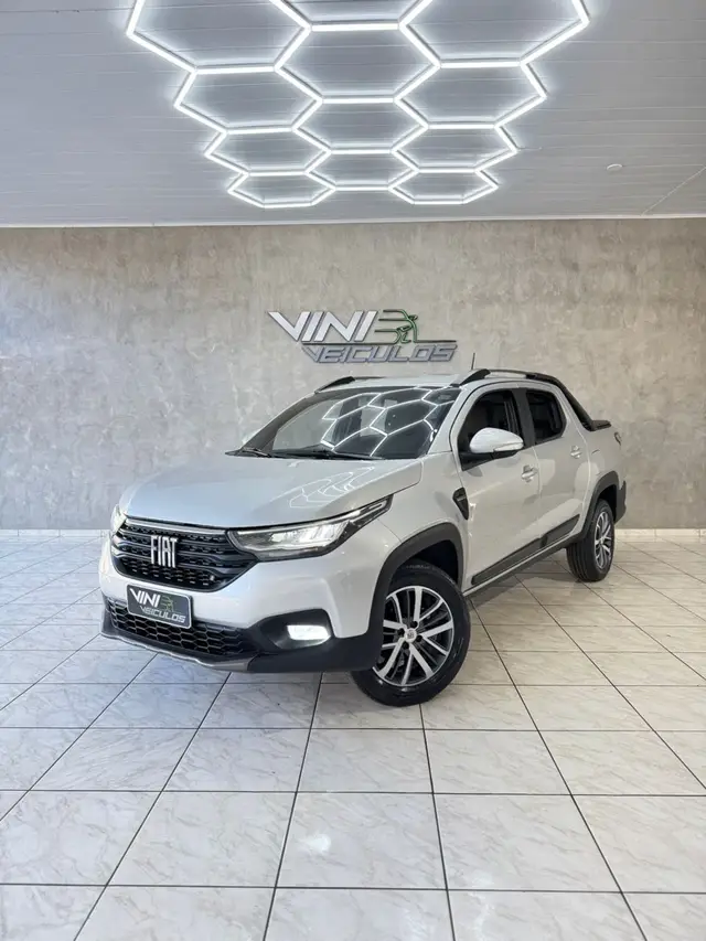 Carro Fiat Strada 2023 Volcano 1.3 8V CD AT