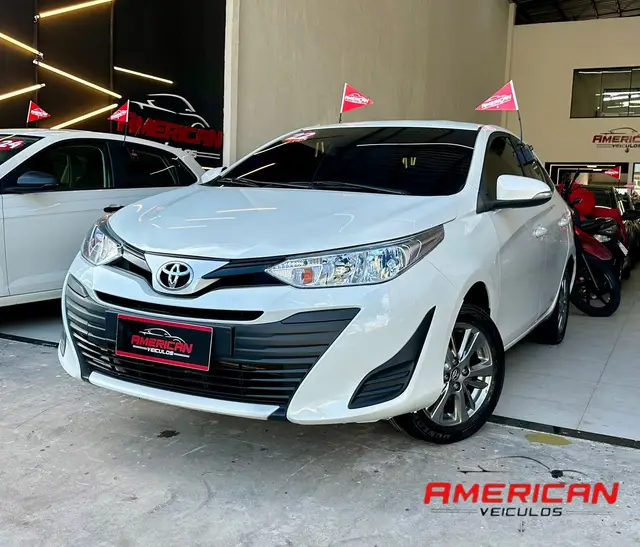 Carro Toyota Yaris Sedan 2021 1.5 XL Plus Connect CVT (Flex)