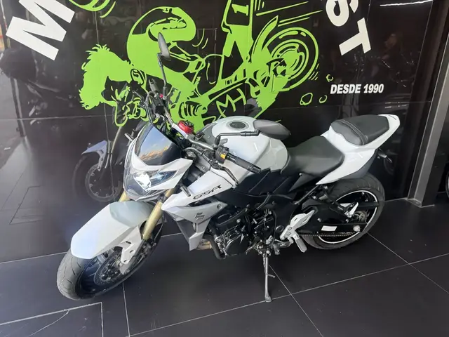 Carro Suzuki GSR 750 2016 GSR 750A