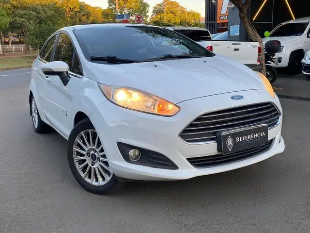 Carro Ford New Fiesta Sedan 2015 1.6 Titanium (Flex)