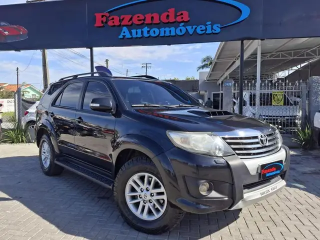 Carro Toyota Hilux SW4 2012 SRV 3.0 4X4 (7 Lugares)